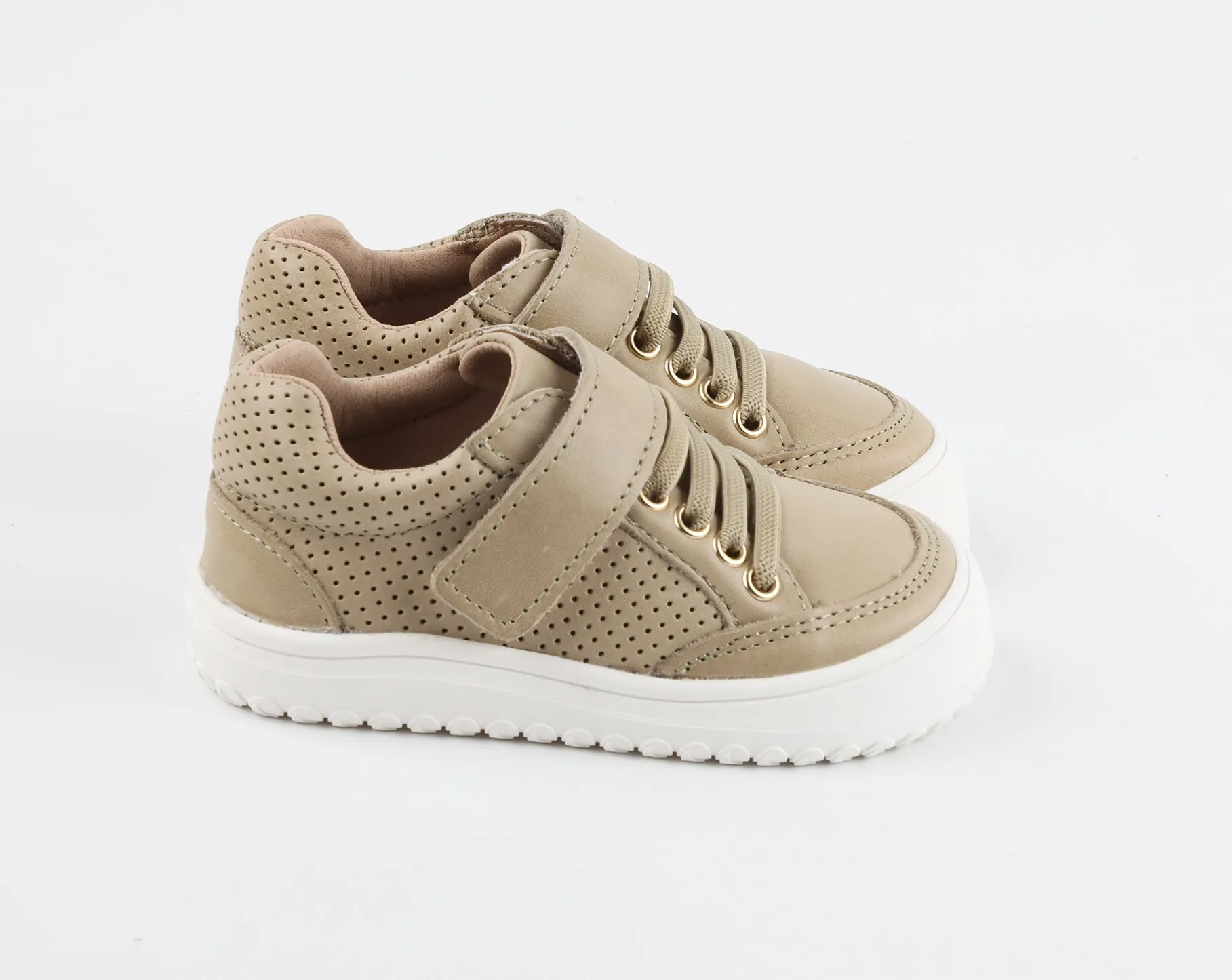 Play Perfect Beige Low Top {Premium Leather}